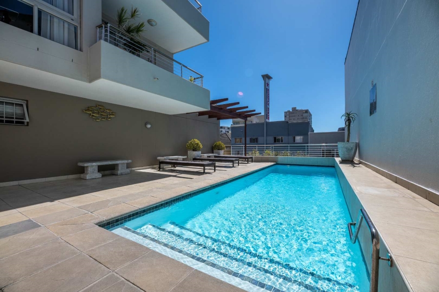 2 Bedroom Property for Sale in Sea Point Western Cape